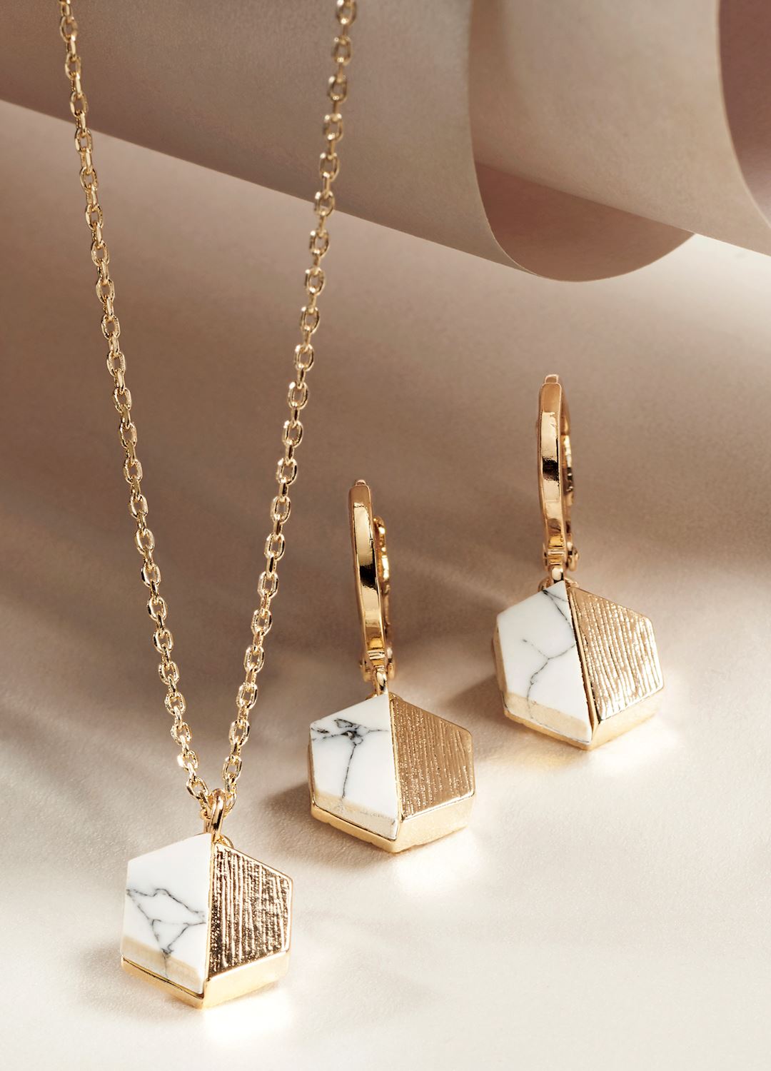 Marble/Gold Earring and Necklace Set