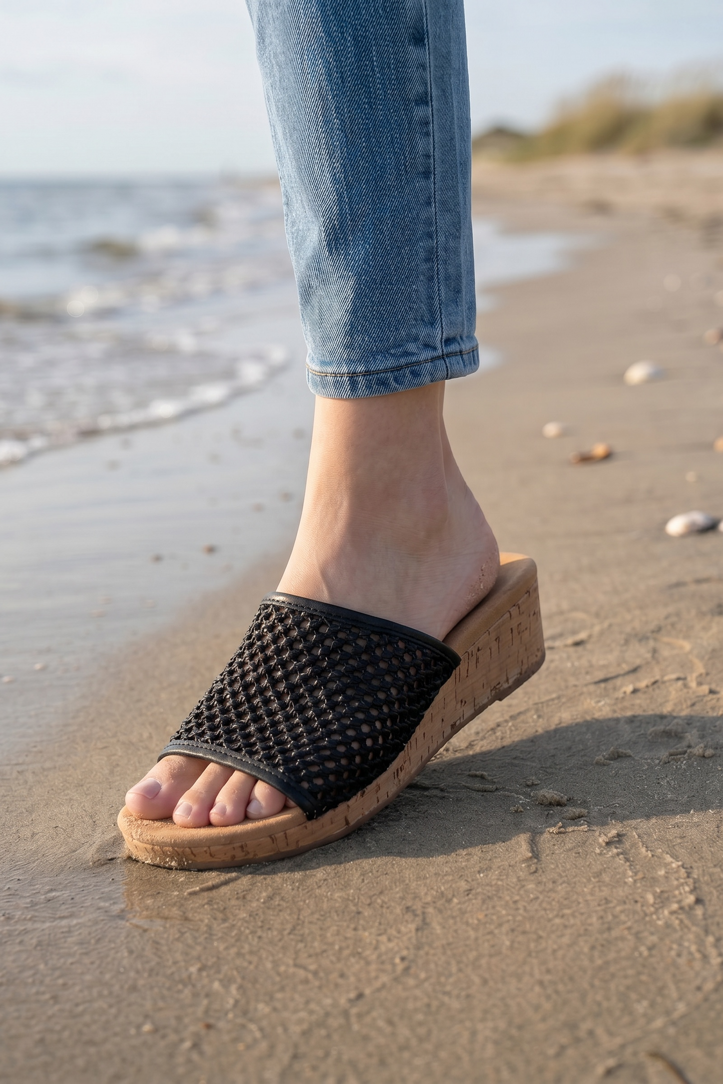 Taxi Sandy Black Wedge Sandal