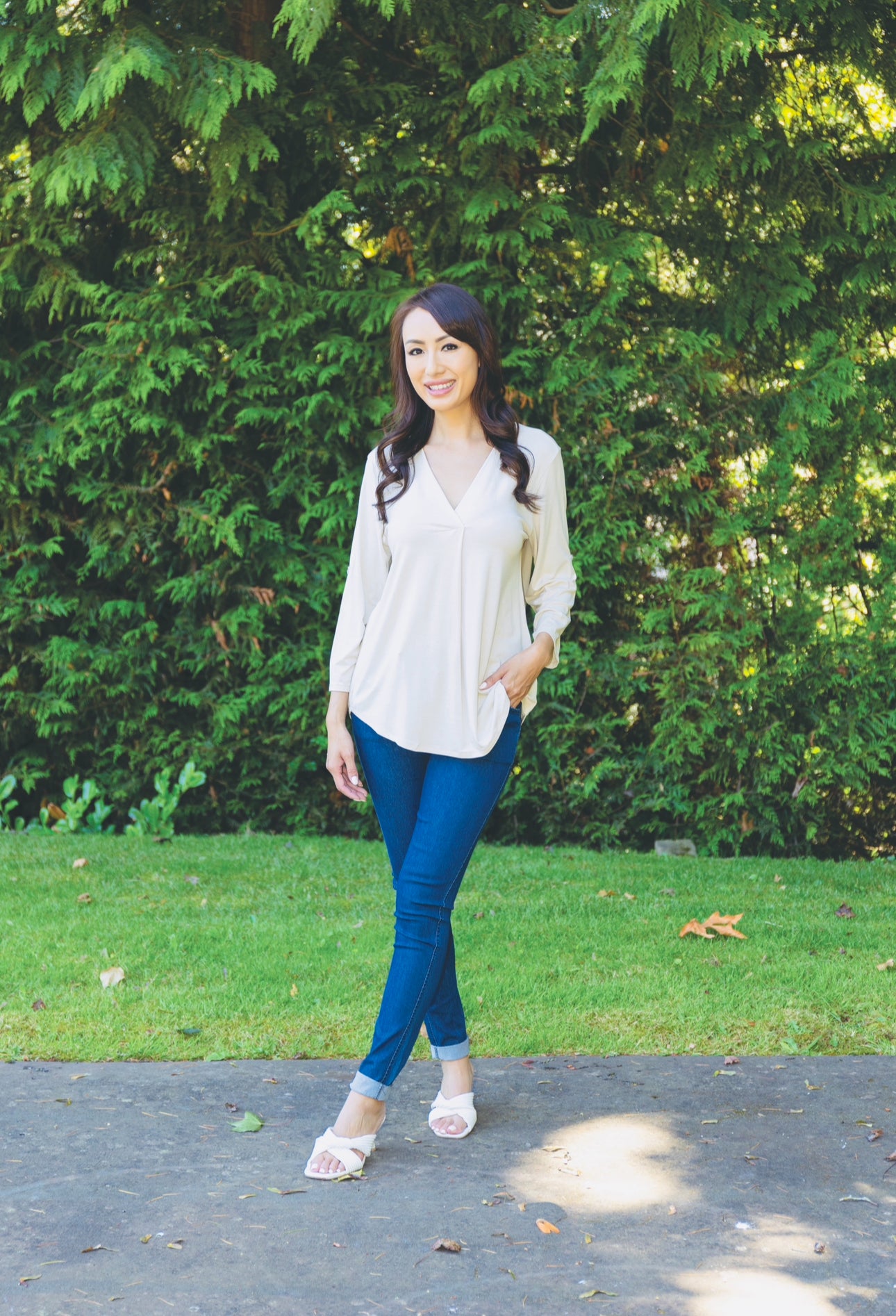 Sorella Sand V-Neck 3/4 Sleeve Top
