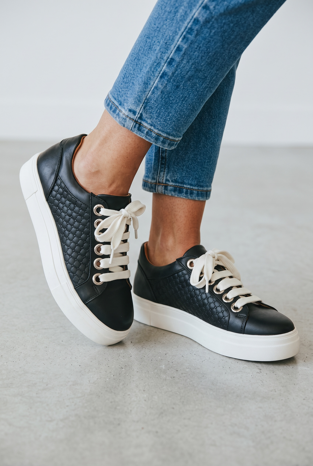 SALE Tyche Lennon Black Płatform Sneaker