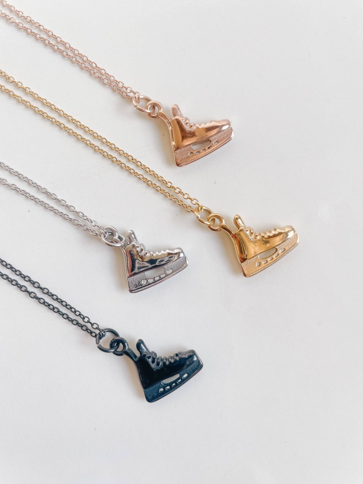 Hockey Skate Necklace: Gold / 16 - 18"