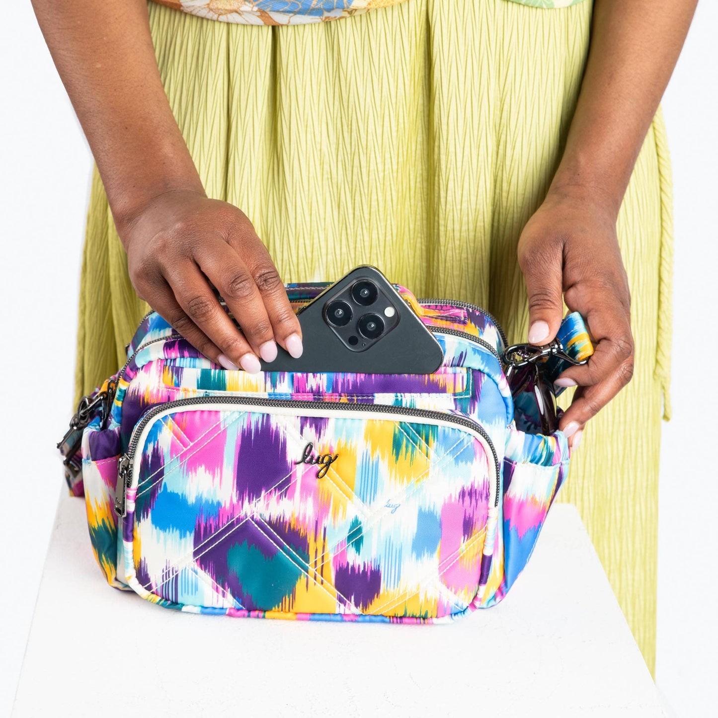 Boomer Crossbody Bag: BLACK