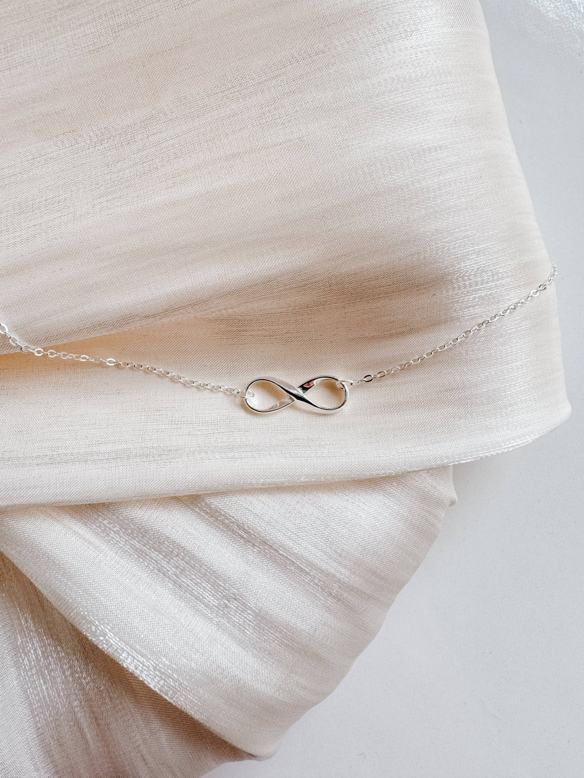 Infinity Necklace: Silver