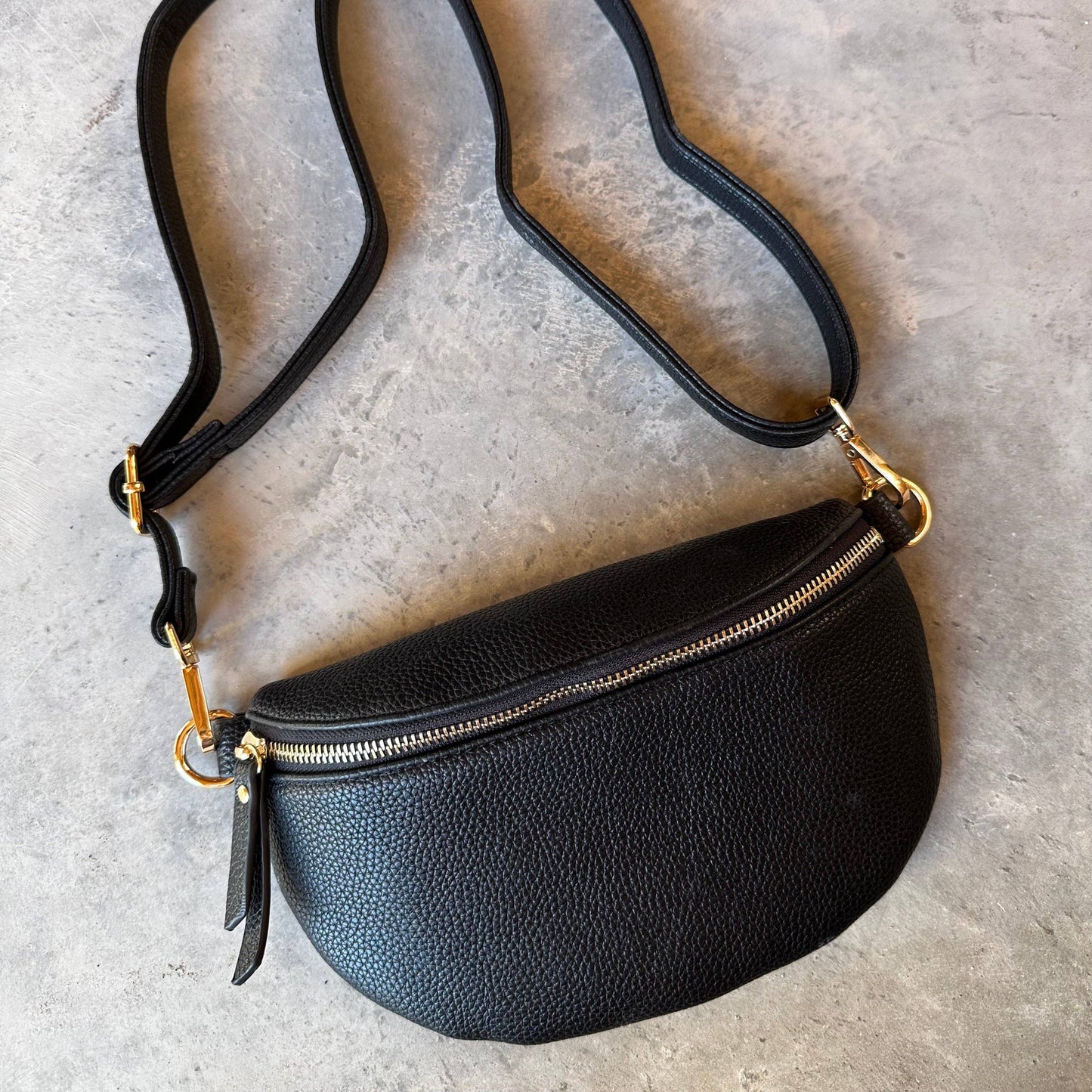 Crossbody handbag black leather purse bum bag