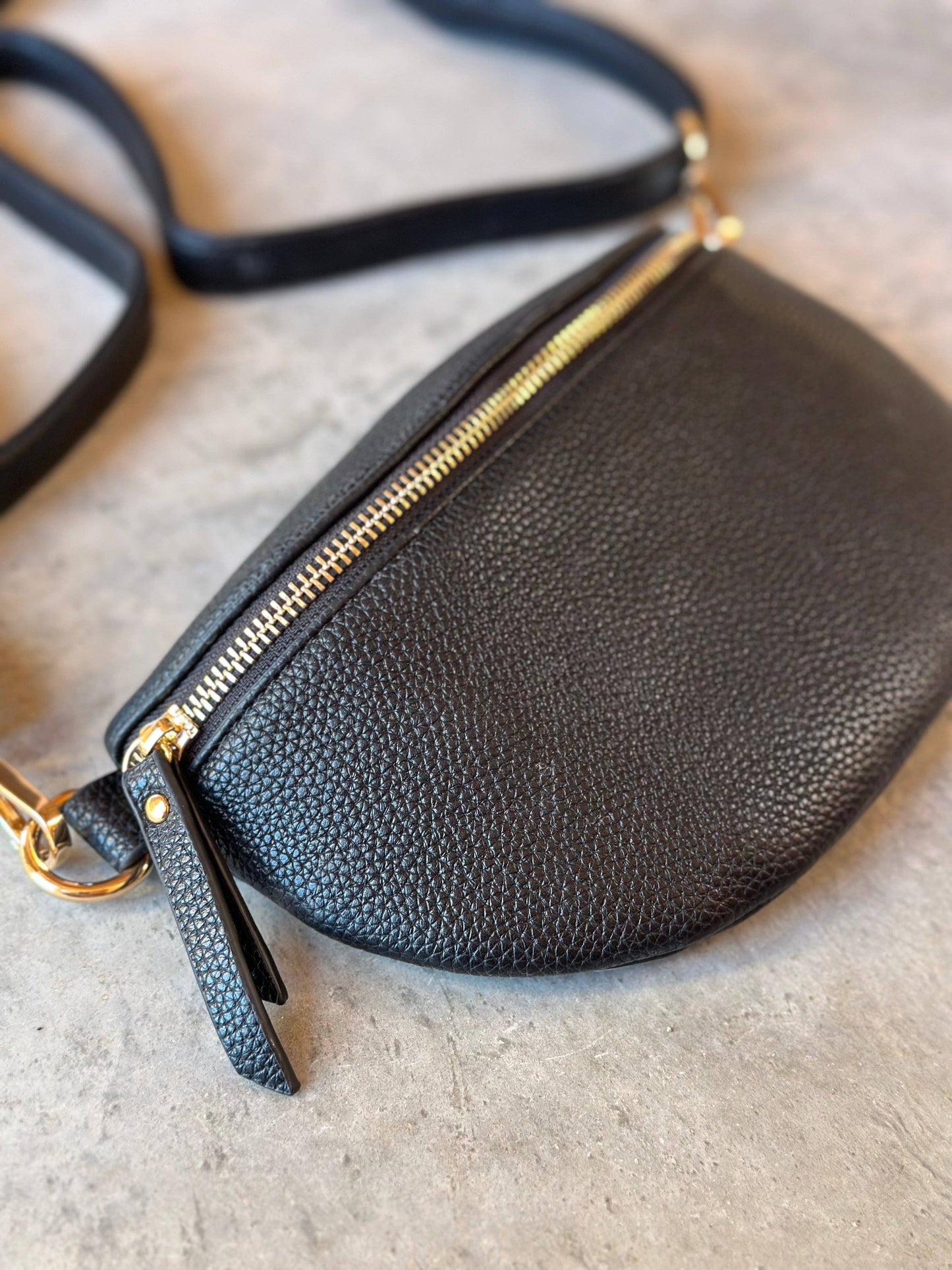 Crossbody handbag black leather purse bum bag