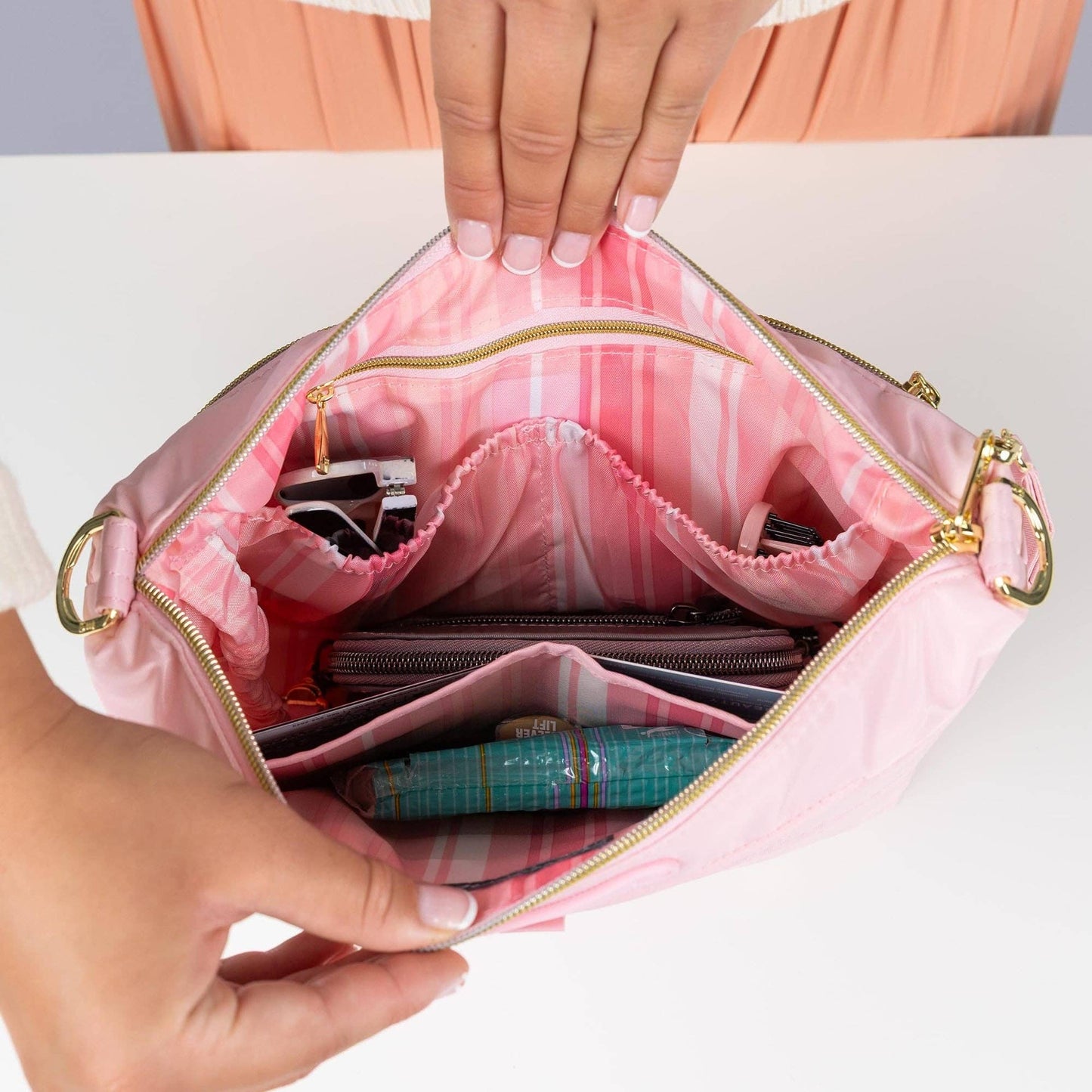 Flare 2 Crossbody Bag with Puller: METALLIC DIAMOND