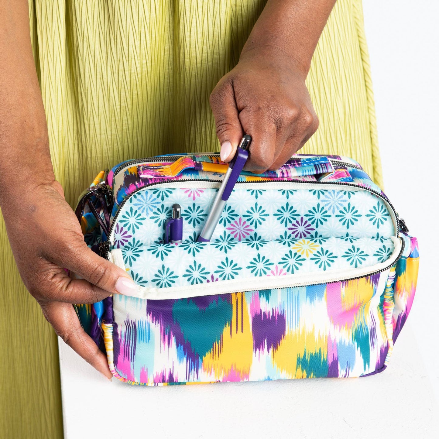 Boomer Crossbody Bag: BLACK