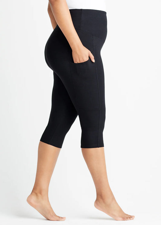 Yummie Black Cropped Capri with Tummy Control and Pockets